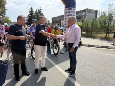Кметът на Павел баня даде старт на четвъртия етап от Международната колоездачна обиколка на България 