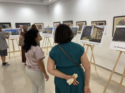 17 енергийно обновени жилищни сгради в Казанлък бяха символично открити