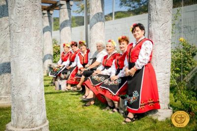 “Музикална шевица“ събра България в Археокомплекс “Долината на тракийските царе“ в празничния ден на Съединението