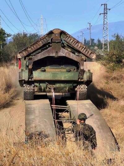 Военнослужещи от Сухопътните войски проведоха тактико-специално учение на УЦ „Тюлбе“ в Казанлък 