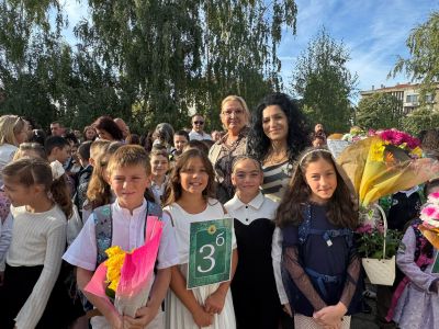 ОУ “Св. Паисий Хилендарски“ тържествено откри новата учебна година