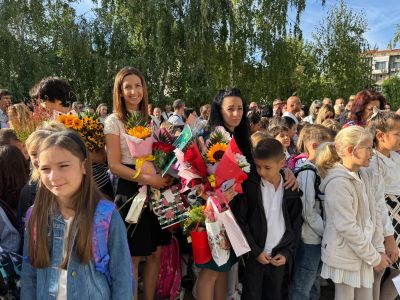 ОУ “Св. Паисий Хилендарски“ тържествено откри новата учебна година