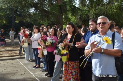 Директорът на ПХГ “Св. Св. Кирил и Методий“: Вие прекрачвате прага на училище с традиции и дух