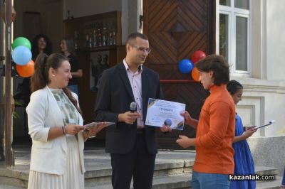 Директорът на ПХГ “Св. Св. Кирил и Методий“: Вие прекрачвате прага на училище с традиции и дух