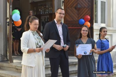 Директорът на ПХГ “Св. Св. Кирил и Методий“: Вие прекрачвате прага на училище с традиции и дух