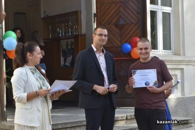 Директорът на ПХГ “Св. Св. Кирил и Методий“: Вие прекрачвате прага на училище с традиции и дух