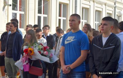 Директорът на ПХГ “Св. Св. Кирил и Методий“: Вие прекрачвате прага на училище с традиции и дух