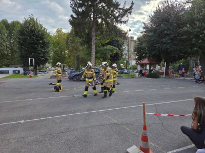 Огнеборците от Казанлък показаха различни демонстрации и техника по повод Седмицата на пожарната безопасност