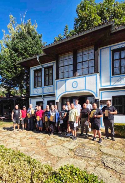 Шестият ножарски събор събра майстори от цяла България в Шипка