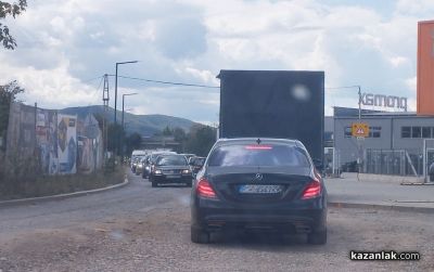 Временно е ограничено движението по пътя Казанлък - Тулово 