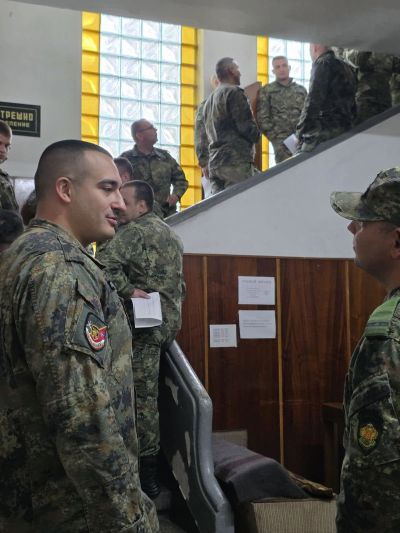 Военни от Казанлък се включиха в кръводарителска акция