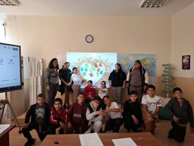 Сдружение „Жените на Казанлък“  проведе специален образователен урок в ОбУ с. Ръжена на тема “Ненасилието започва от мен“ / Новини от Казанлък