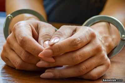 Жена задигна златни бижута за 4000 лв., полицията я хвана  / Новини от Казанлък