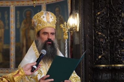 Патриарх Даниил връчи орден „Св. Йоан Рилски“ на Старозагорския митрополит д-р Киприан