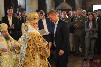 Патриарх Даниил връчи орден „Св. Йоан Рилски“ на Старозагорския митрополит д-р Киприан