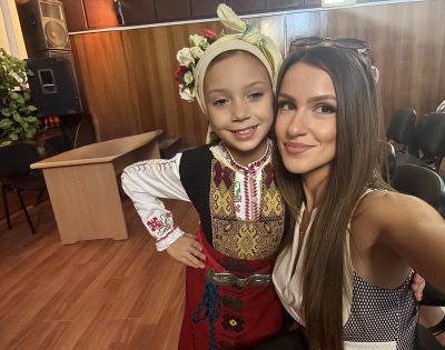 Младият казанлъшки талант Галена Николова с награда от конкурс за странджанска песен / Новини от Казанлък