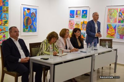 Народни представители дискутираха по важни теми в Казанлък  