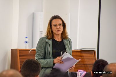 Народни представители дискутираха по важни теми в Казанлък  
