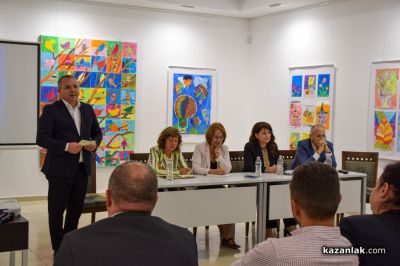 Народни представители дискутираха по важни теми в Казанлък  