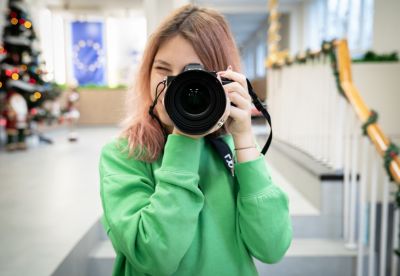 Казанлъшка фотографка реди дебютна изложба / Новини от Казанлък