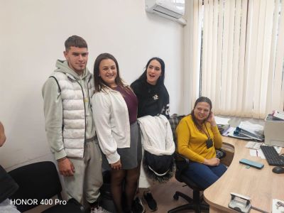 Ученици от Гурково “влязоха в обувките“ на общинските служители