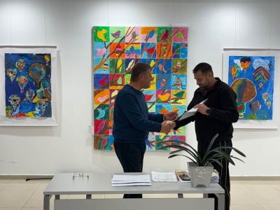 20 новородени деца в Казанлък получиха първите ваучери в увеличения размер от 300 евро 