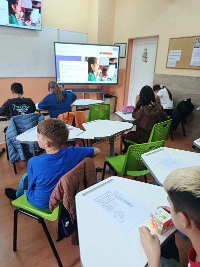 Шестокласниците от ОУ „Георги Кирков“ се включиха в EU CodeWeek