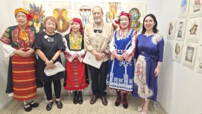 Художникът Петър Бояджиев представи в Токио първа си самостоятелна изложба „Алегории“  / Новини от Казанлък