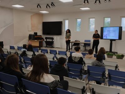 Вейпингът и вредите от енергийните напитки обсъдиха с експерти от РЗИ учениците от ПГЛПТ