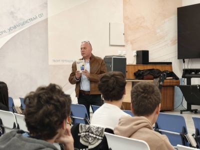 Вейпингът и вредите от енергийните напитки обсъдиха с експерти от РЗИ учениците от ПГЛПТ