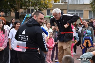 Детски усмивки изпълниха новооткритата площадка в кв. “Васил Левски“
