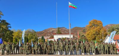 Военнослужещи от районите Казанлък и Карлово на 61-ва механизирана бригада премериха сили във вътрешно състезание по волейбол / Новини от Казанлък