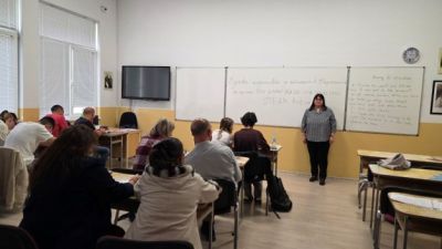 В ППМГ „Никола Обрешков“ - Казанлък се проведе предварителна езикова и културна подготовка за участниците в мобилности по програма „Еразъм+“ 