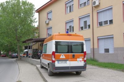 Товарен автомобил блъсна пешеходка при завой в Мъглиж / Новини от Казанлък