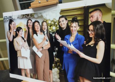 Мирослава Костадинова представи дебютната си фотографска изложба „По следите на светлината“ в Казанлък