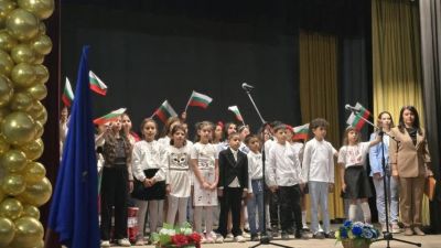 135 години просветителски дух и традиции / Новини от Казанлък