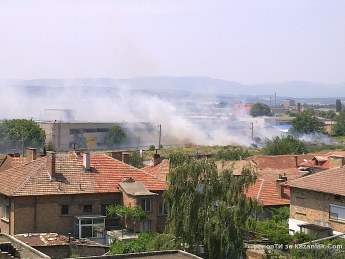 Ето 3 снимки от пожарите в квартал Изток