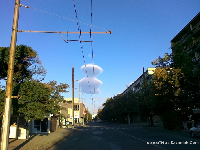 Облаче ле бяло