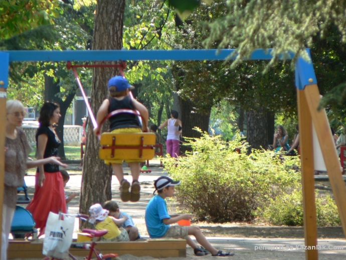 Изчезна детска люлка в Розариума