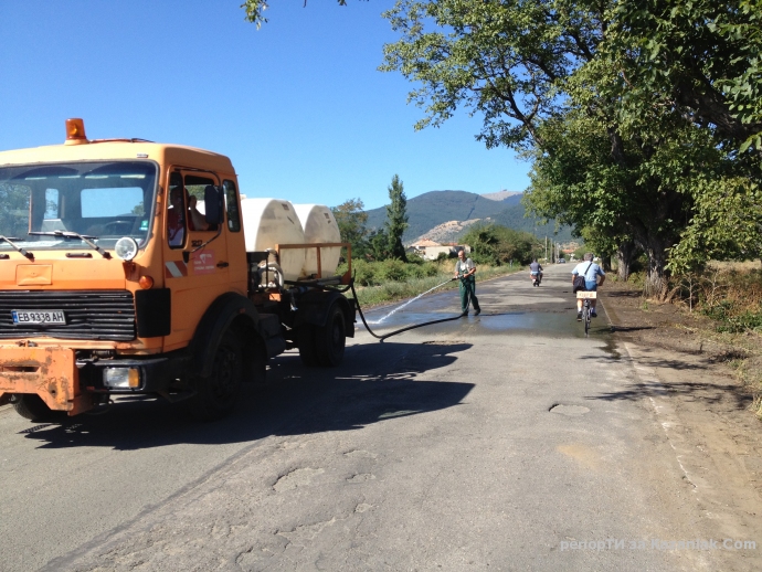 Започна асфалтирането и в Крън