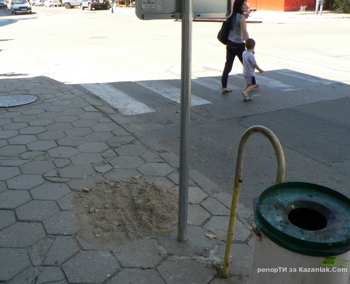 Пръст около новите табели