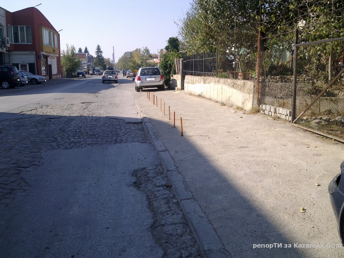 И вървенето по тротоара вече е опасно...