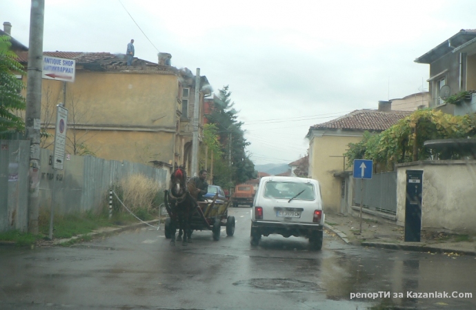 Полицаите спряха каруца