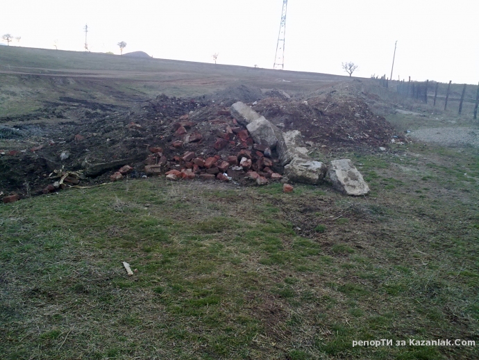 Стадиона на село Копринка заприлича на строителна площадка