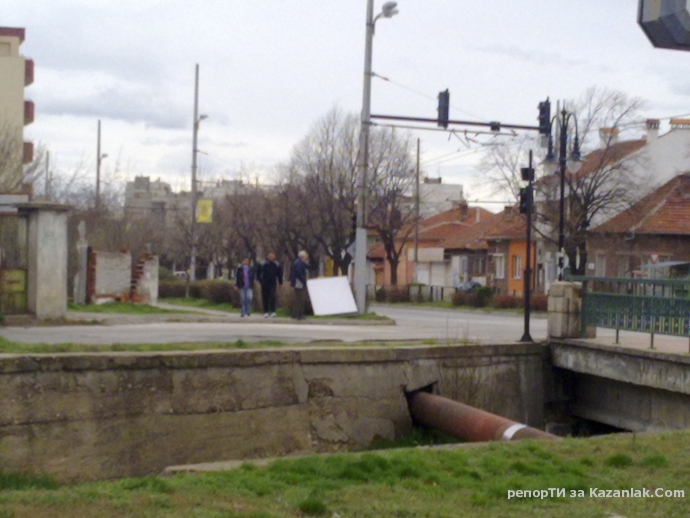 Кой отговаря за светещите реклами по улиците?