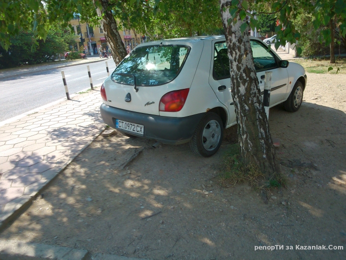 Паркирал като идиот  вече не знам кой епизод :) 