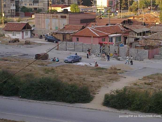 Нови строежи в ромската махала