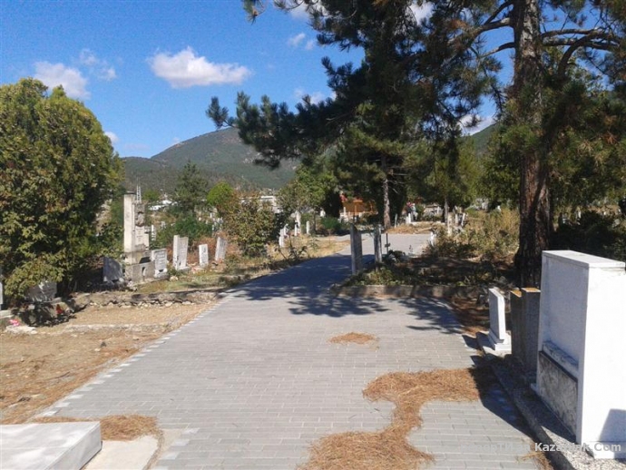 Мъглиж отново е пръв! Вижте гробищният парк там