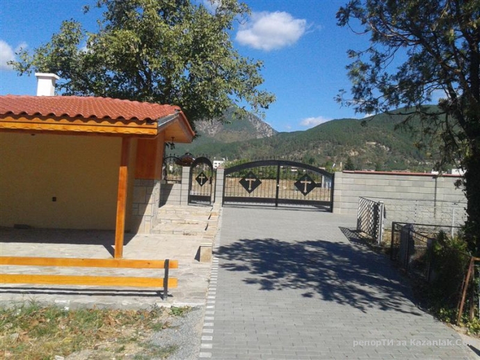 Мъглиж отново е пръв! Вижте гробищният парк там