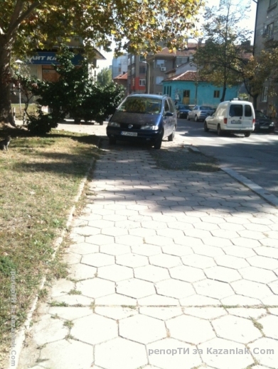 Малко паркоместа - много идиоти!